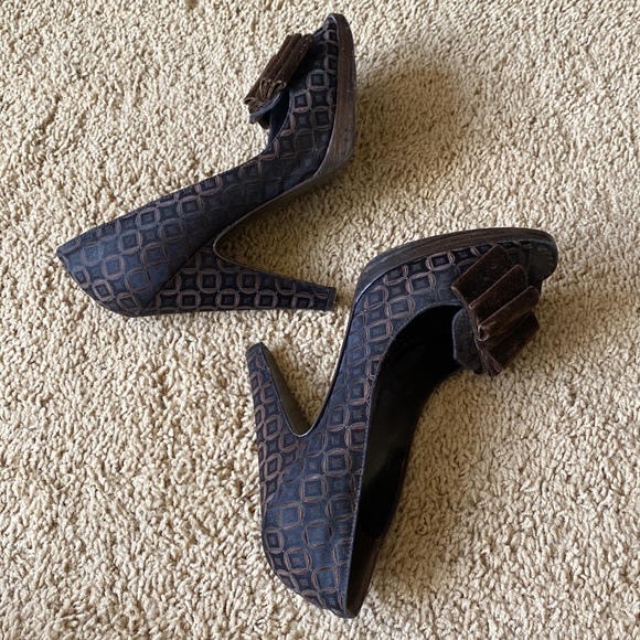BCBGMaxAzria Brown heels - Picture 3 of 4
